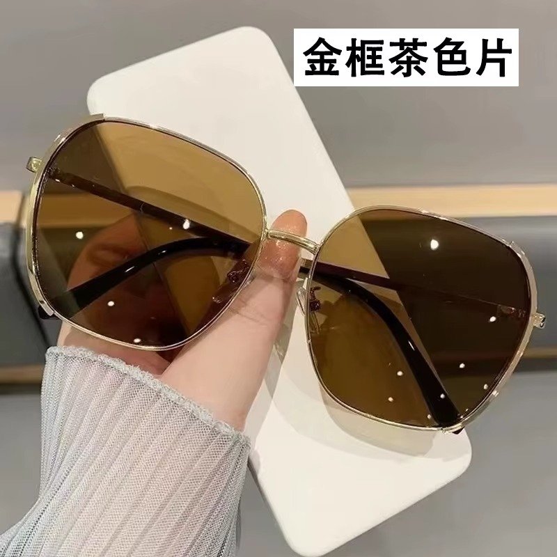 Outdoor Sunglasses Retro Metal Frame Sunglasses for Women Square Luxury Big Sunglasses 2025 UV Protection Shades for Women