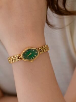 Minimalist Vintage Gold-Plated Women’s Watch: Japanese Quartz Movement, Minimalist Luxury & Elegant Ladies’ Style
