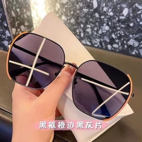 Outdoor Sunglasses Retro Metal Frame Sunglasses for Women Square Luxury Big Sunglasses 2025 UV Protection Shades for Women