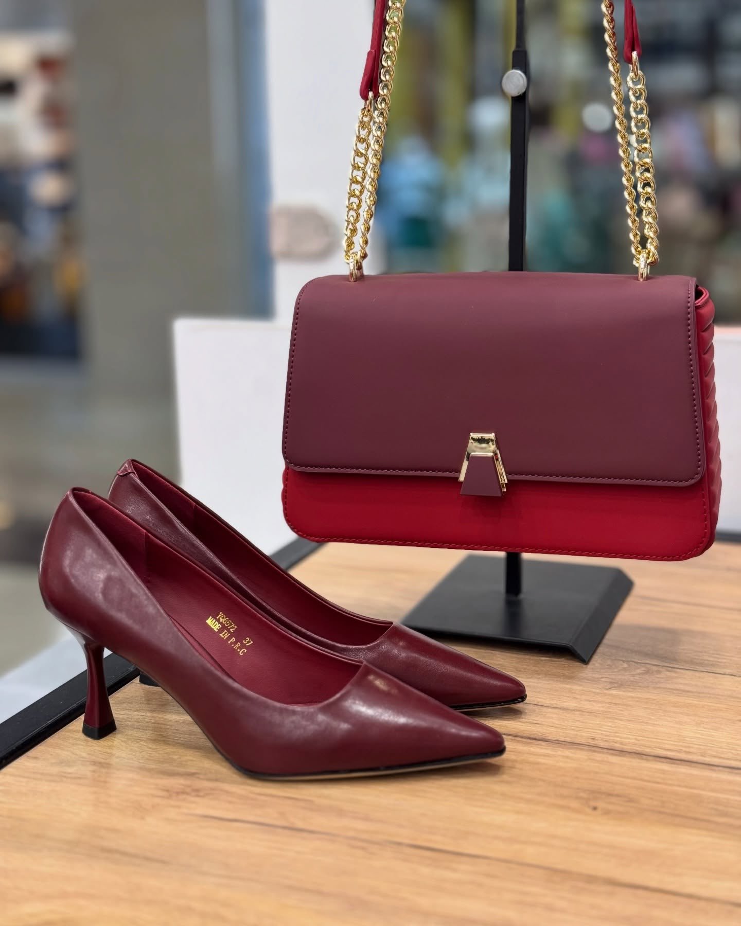 New Arrival! Now available in a brand-new colourway.