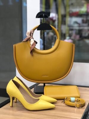 All these beautiful 𝐇𝐚𝐧𝐝𝐛𝐚𝐠𝐬 are available in stock now.