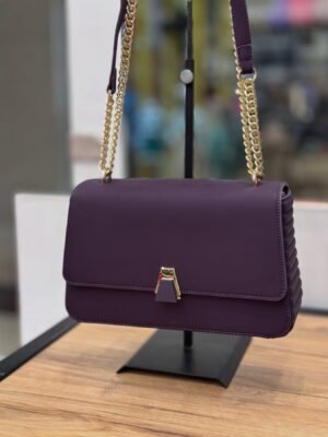 New Arrival! Now available in a brand-new colourway.