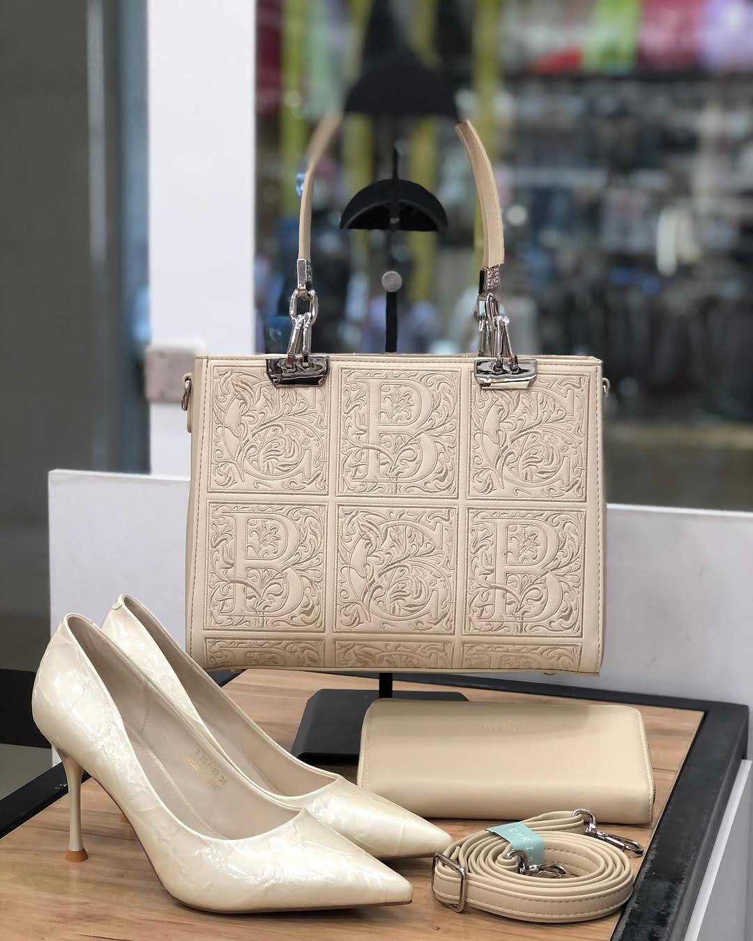 New Arrival! Now available in a brand-new colour way.