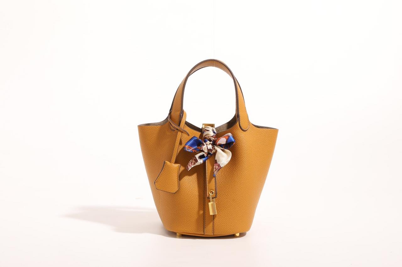 Everyday chic chic Hermes Lusciette basket bag in 8 Different colour